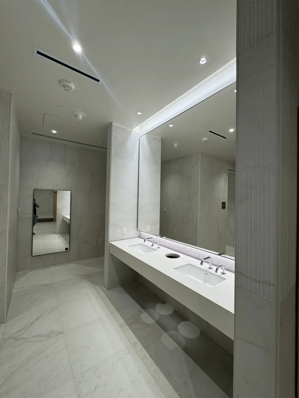 One Flagler - Level 8 Amenities — photo 12