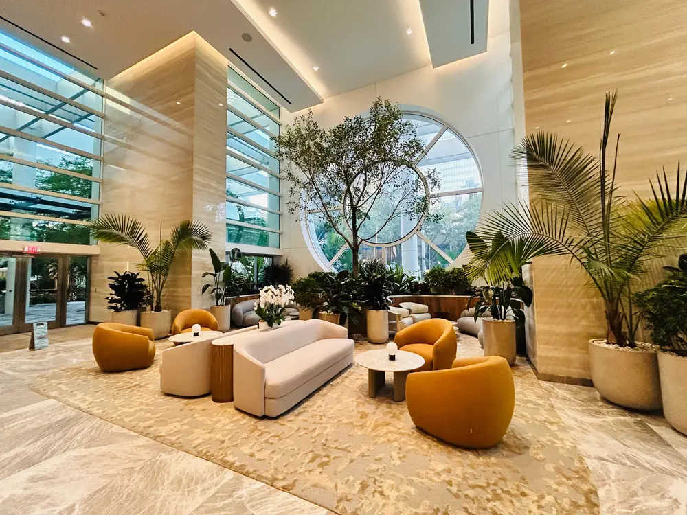 Tourmaline Lobby & Cafe — photo 12